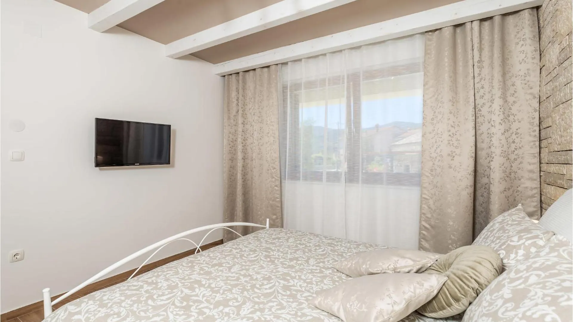Nice Home In Mucici With House A Panoramic View