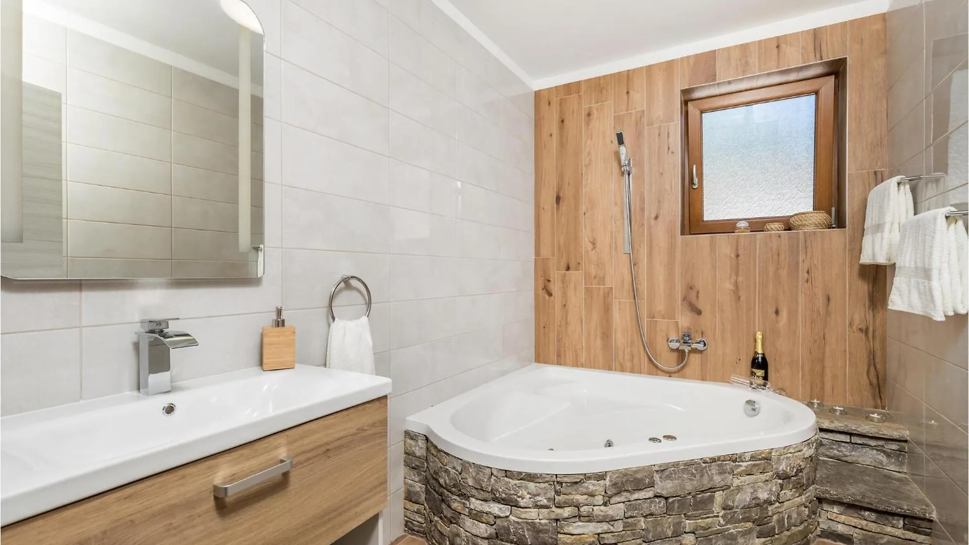 Сasa de vacaciones Nice Home In Mucici With House A Panoramic View Croacia