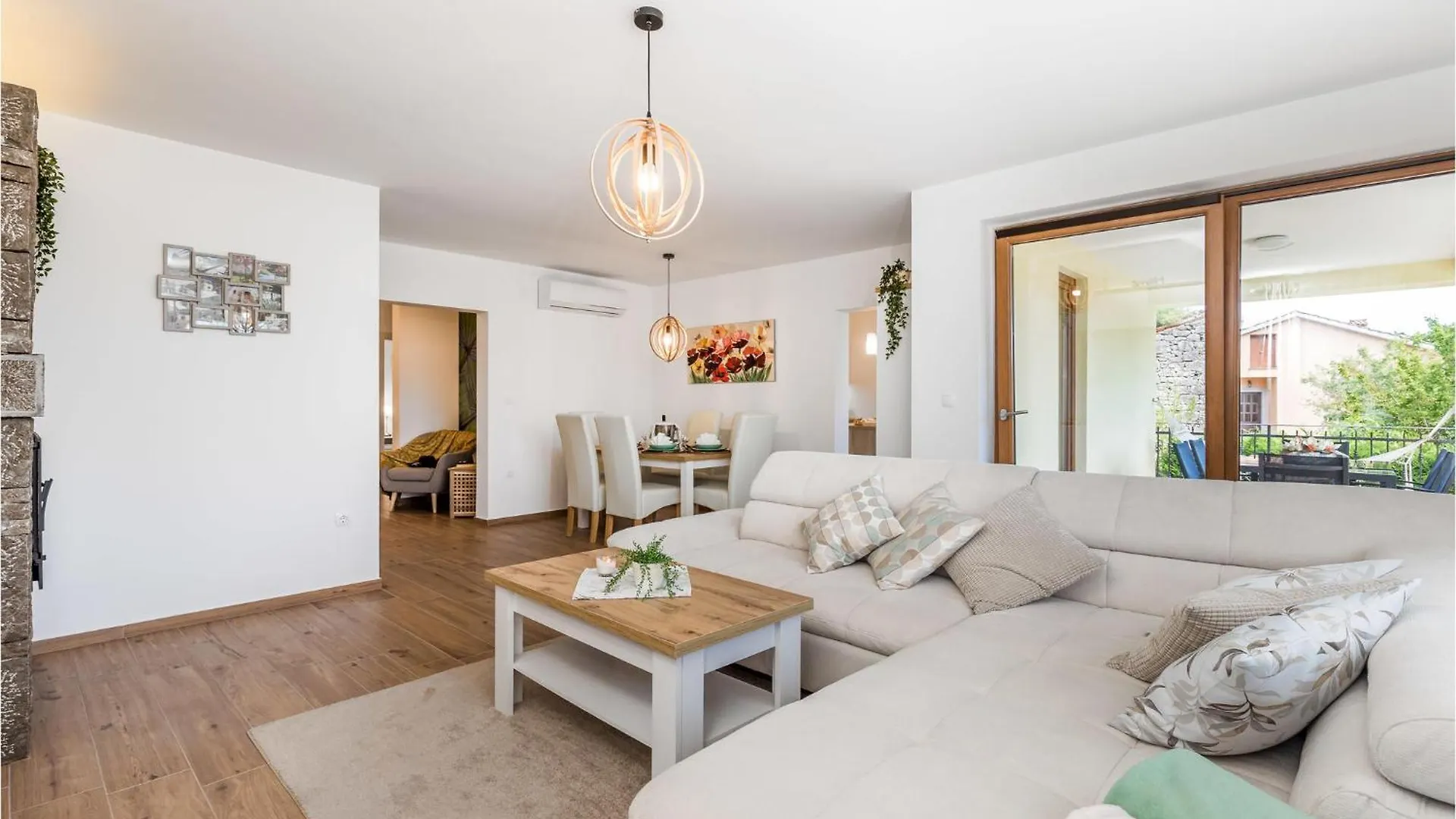 Nice Home In Mucici With House A Panoramic View Сasa de vacaciones